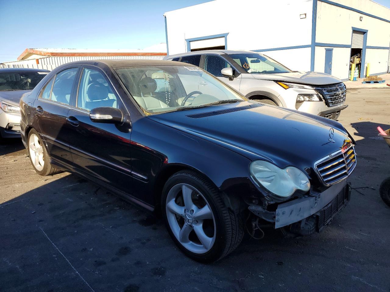 2005 Mercedes-Benz C 230K Sport Sedan - Фото 4