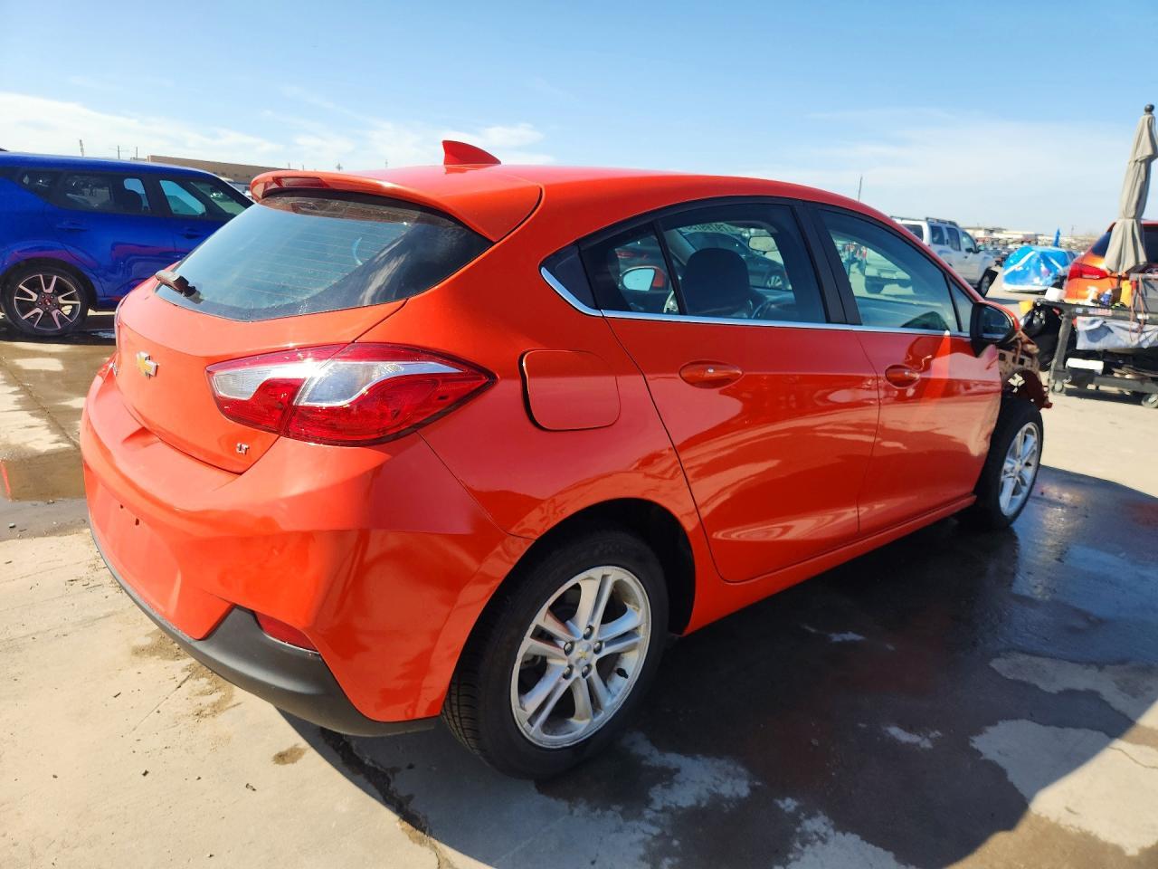 2018 Chevrolet Cruze Lt - Image 3