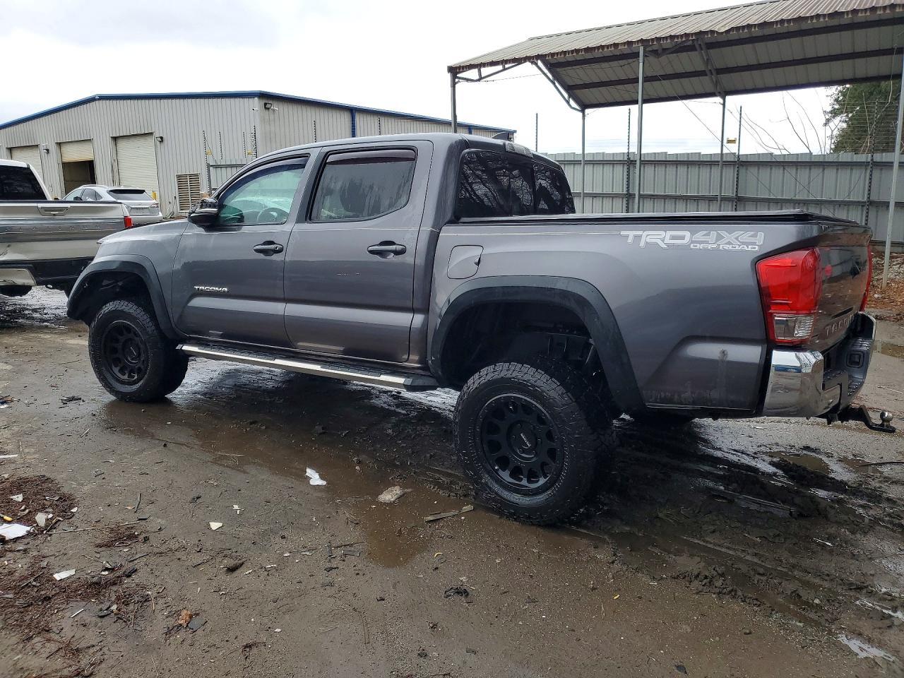 2017 Toyota Tacoma Trd Off-Road - Image 2