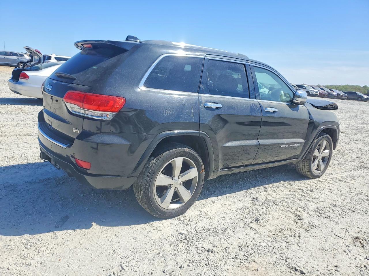 2015 Jeep Grand Cherokee Overland - Image 3