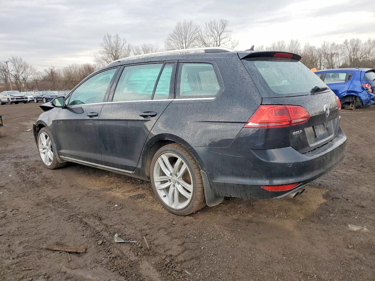 2015 Volkswagen Golf Sportwagen S - Image 2