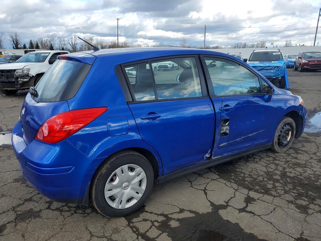 2012 Nissan Versa 1.8 S - Image 3