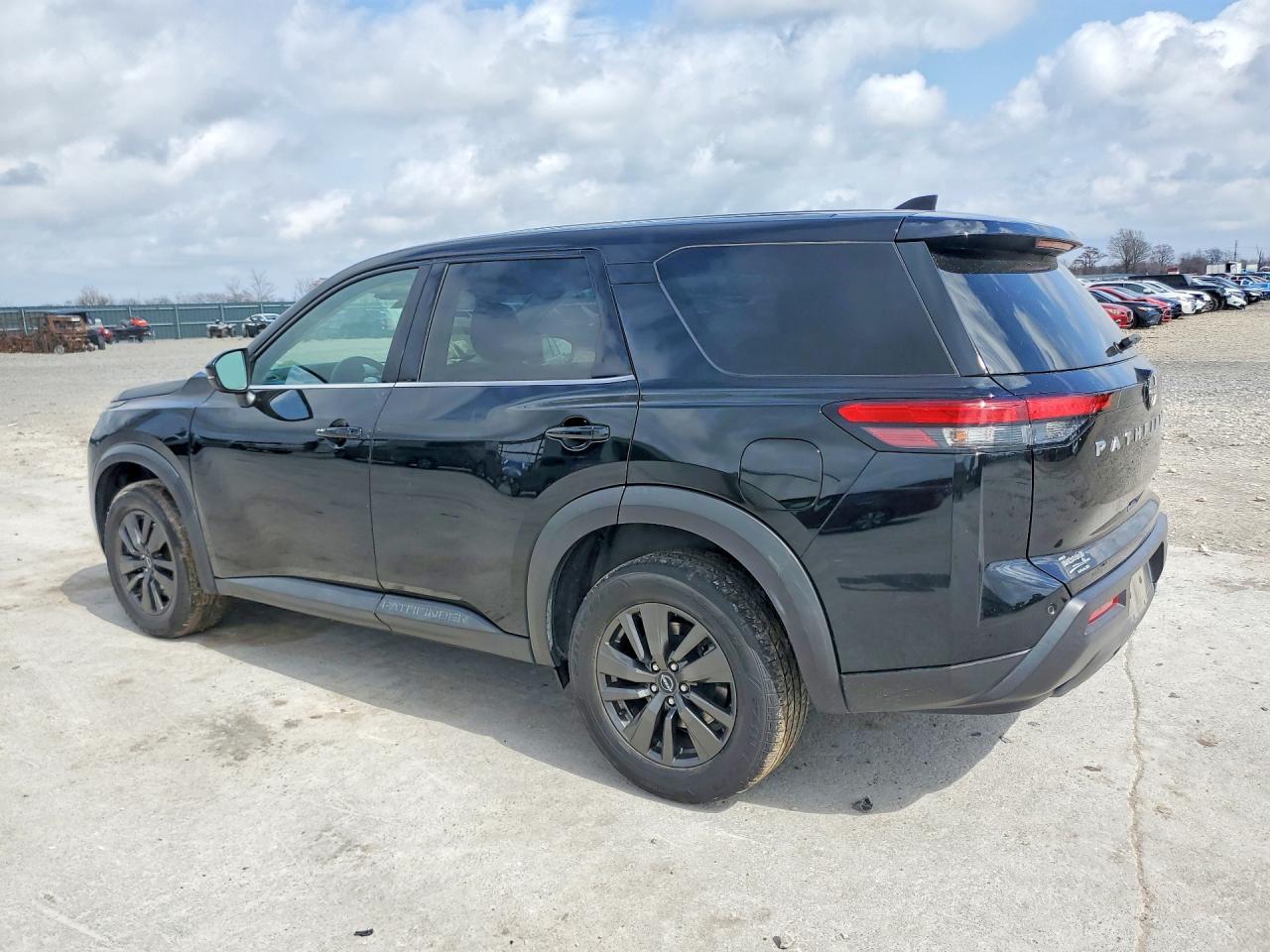 2022 Nissan Pathfinder S - Image 2