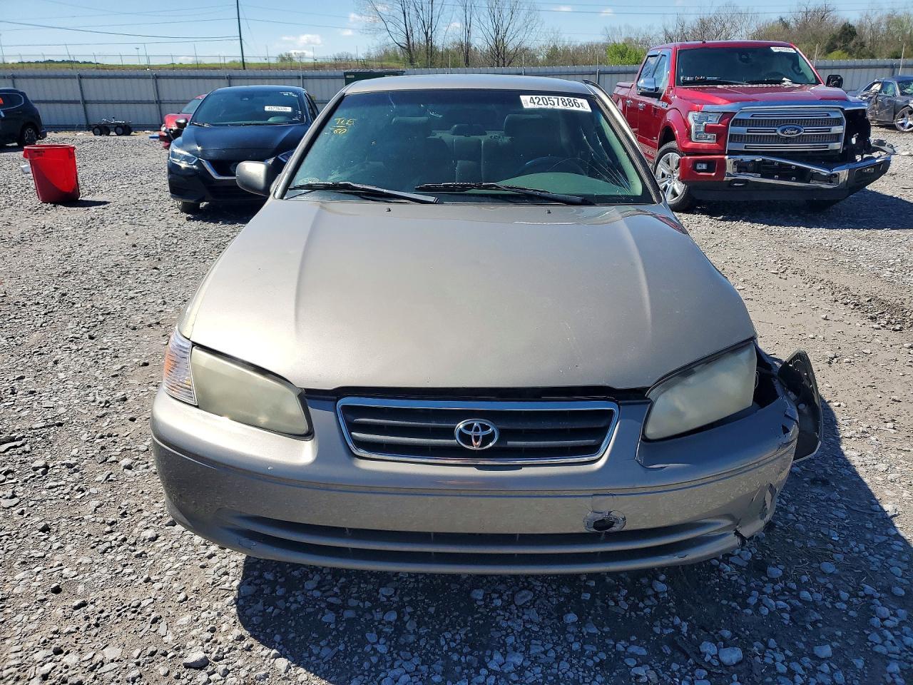 2000 Toyota Camry Le - Фото 5