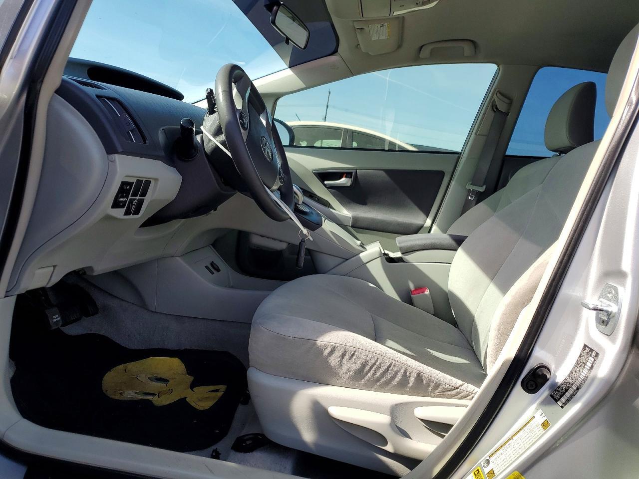 2011 Toyota Prius Three - Фото 7