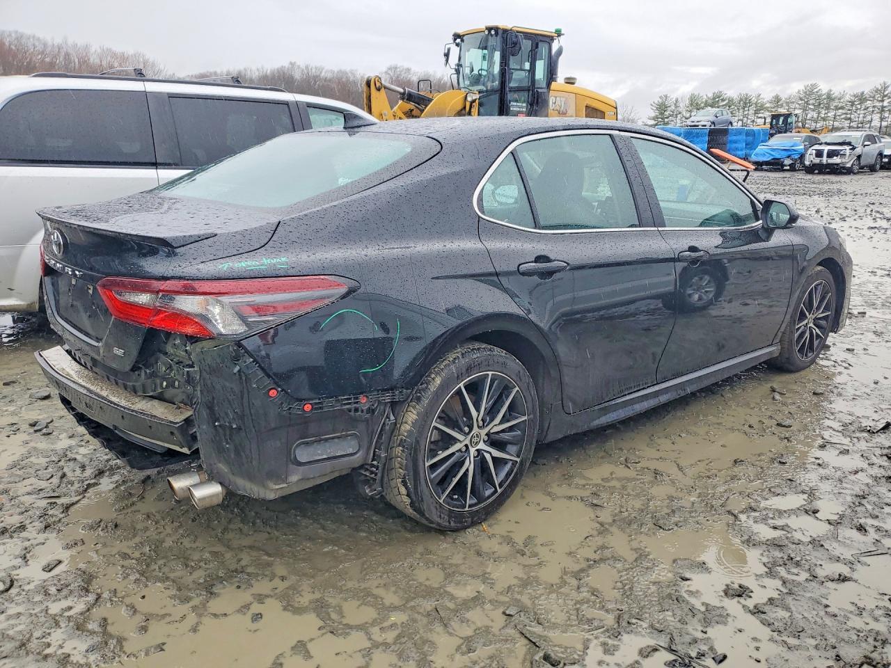 2023 Toyota Camry Se - Image 3