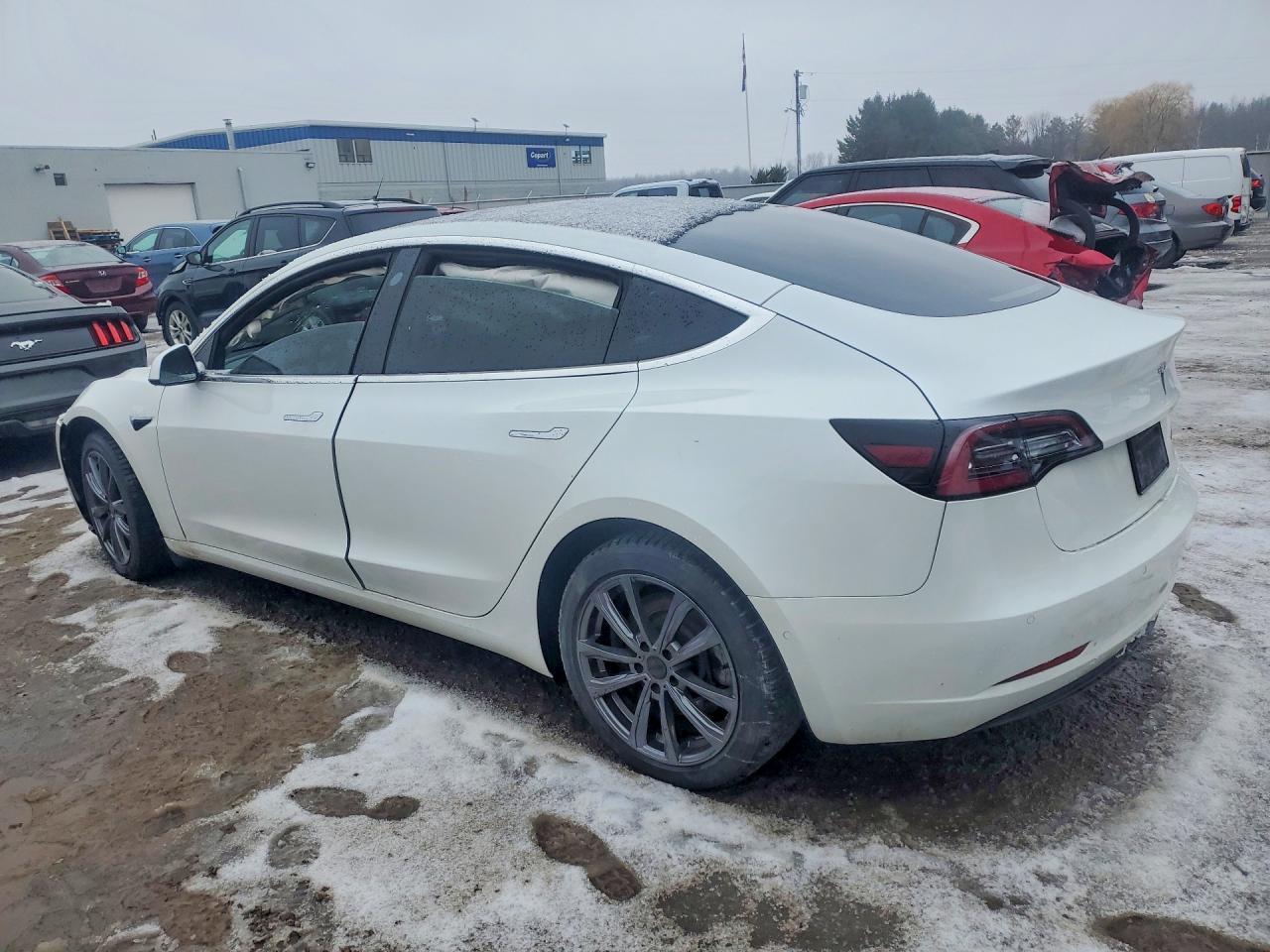 2022 Tesla Model 3 - Image 2