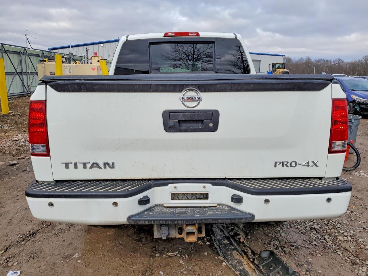 2013 Nissan Titan - Фото 6