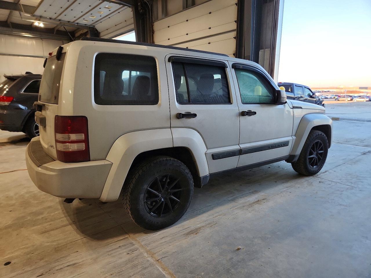 2008 Jeep Liberty Sport - Image 3