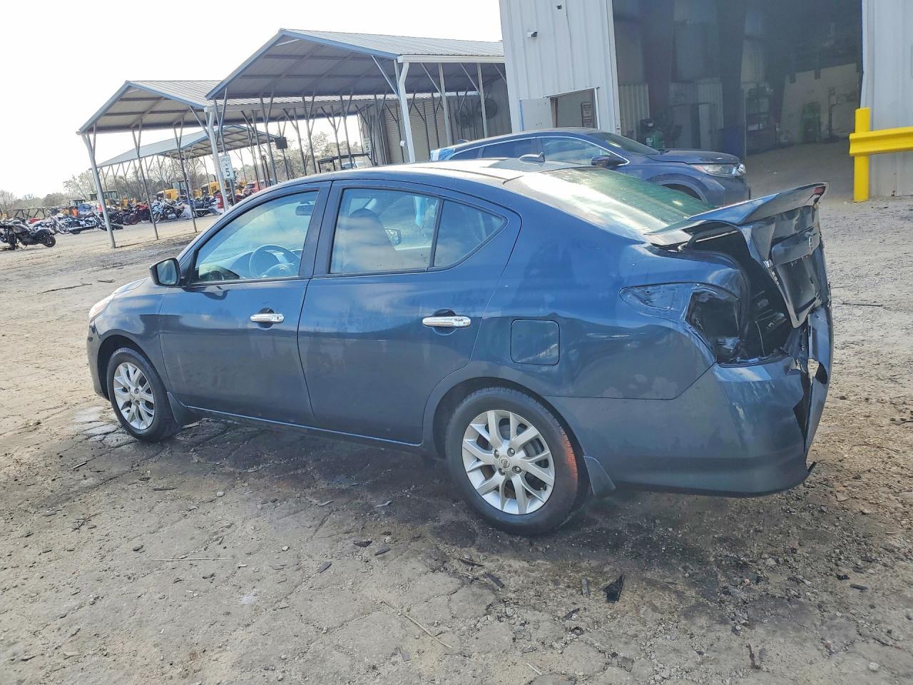 2017 Nissan Versa 1.6 S - Фото 2