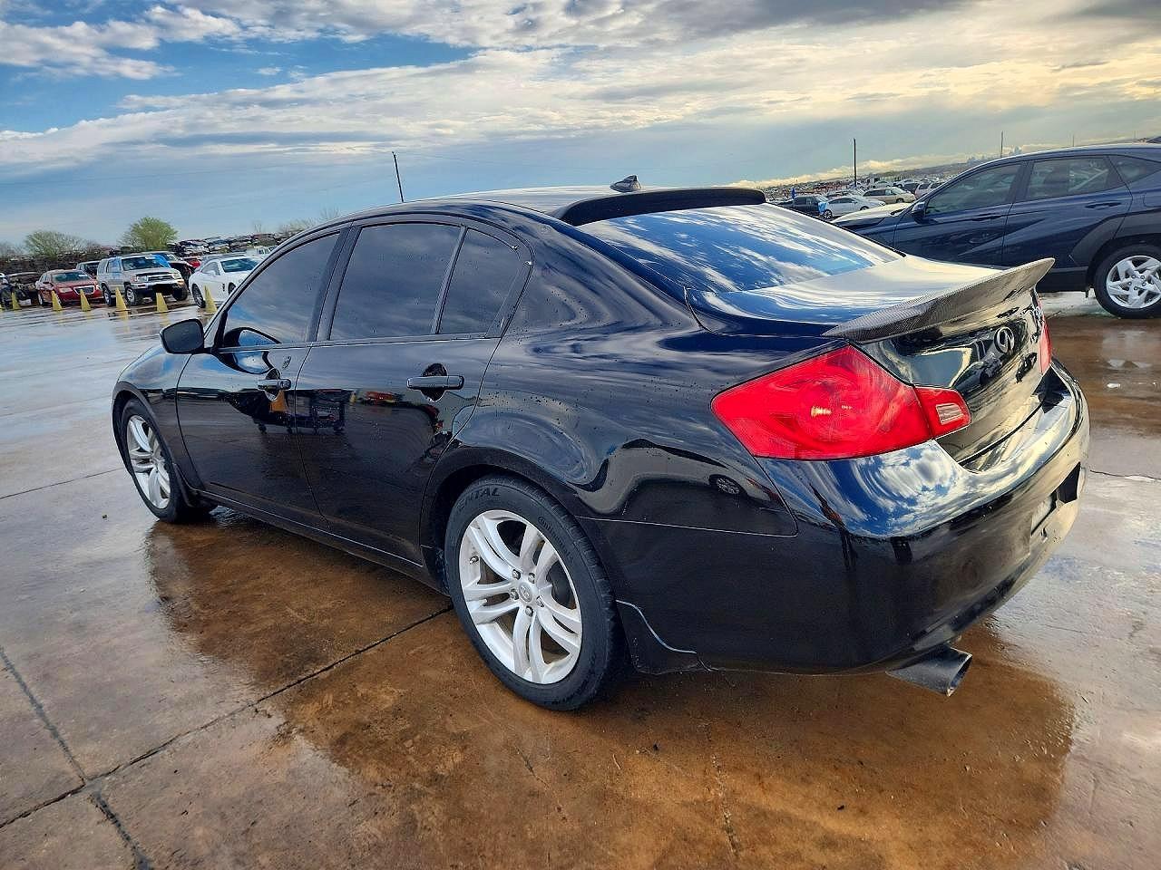 2015 Infiniti Q40 Base - Image 2