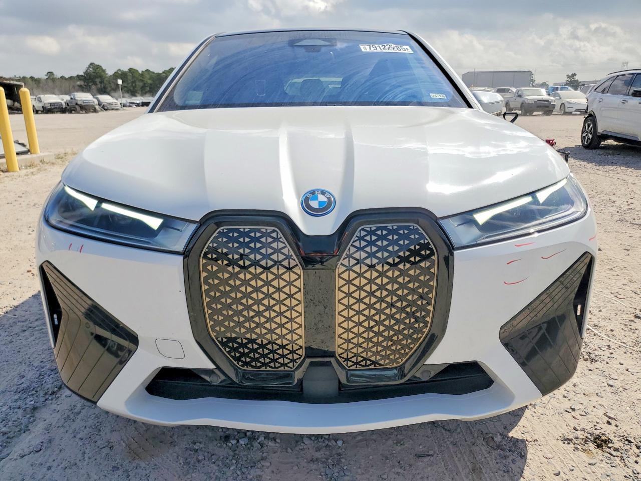 2023 BMW Ix xDrive50 - Image 5