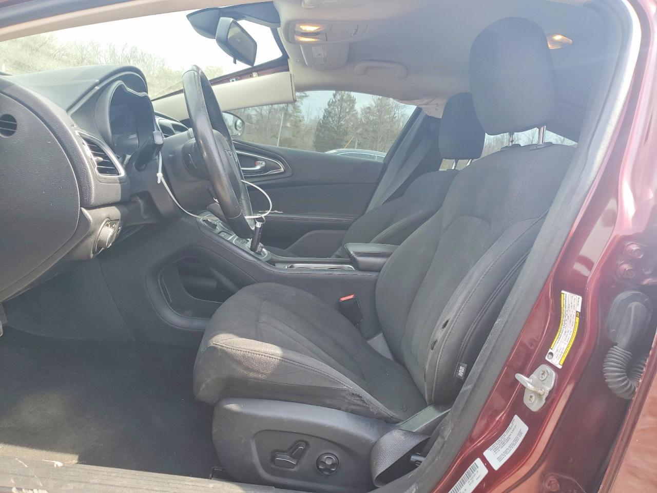 2015 Chrysler 200 Limited - Image 7