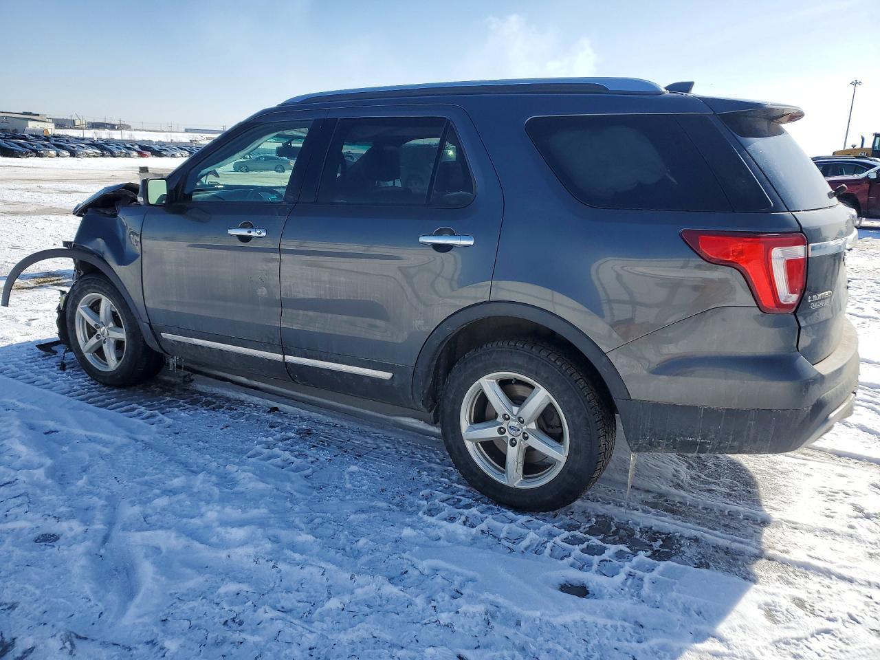 2016 Ford Explorer Limited - Image 2