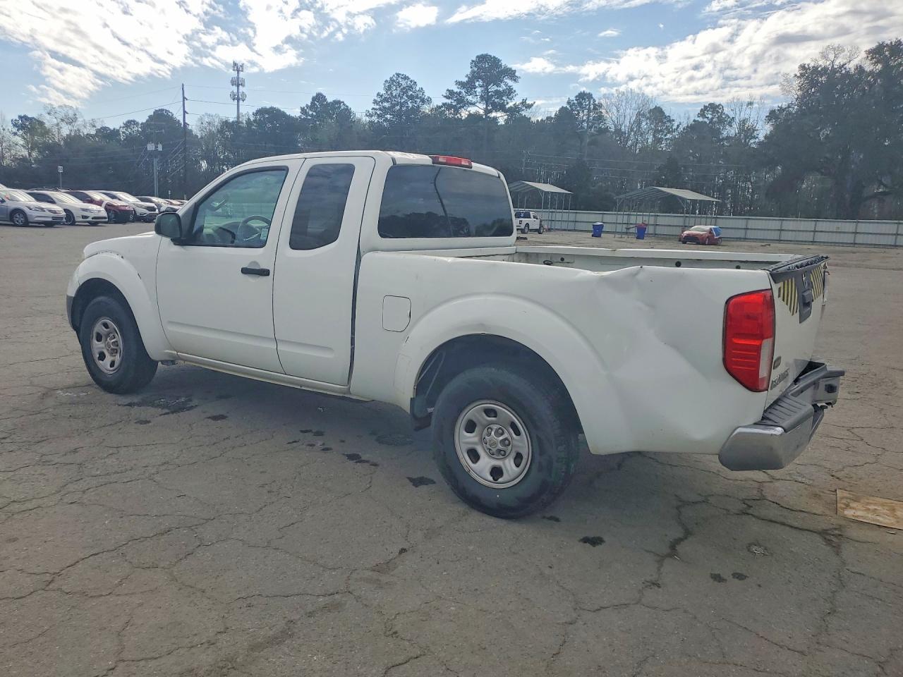 2016 Nissan Frontier S - Image 2