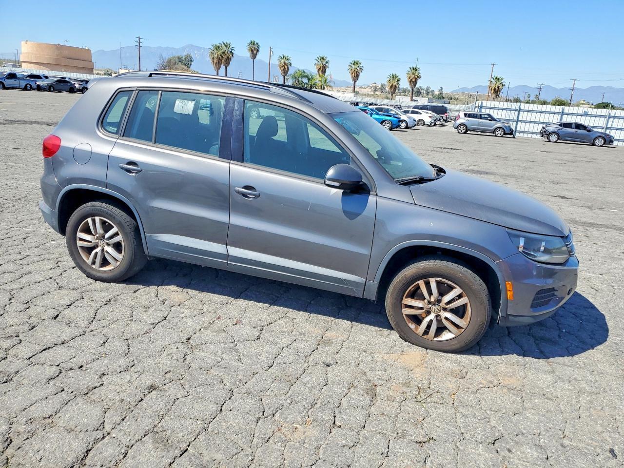 2015 Volkswagen Tiguan S - Image 4