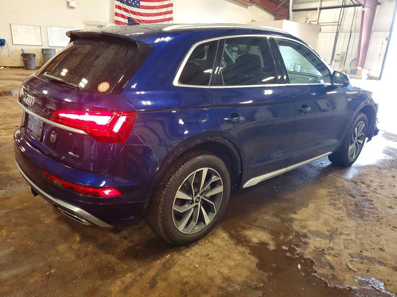 2022 Audi Q5 Premium 45 - Фото 3