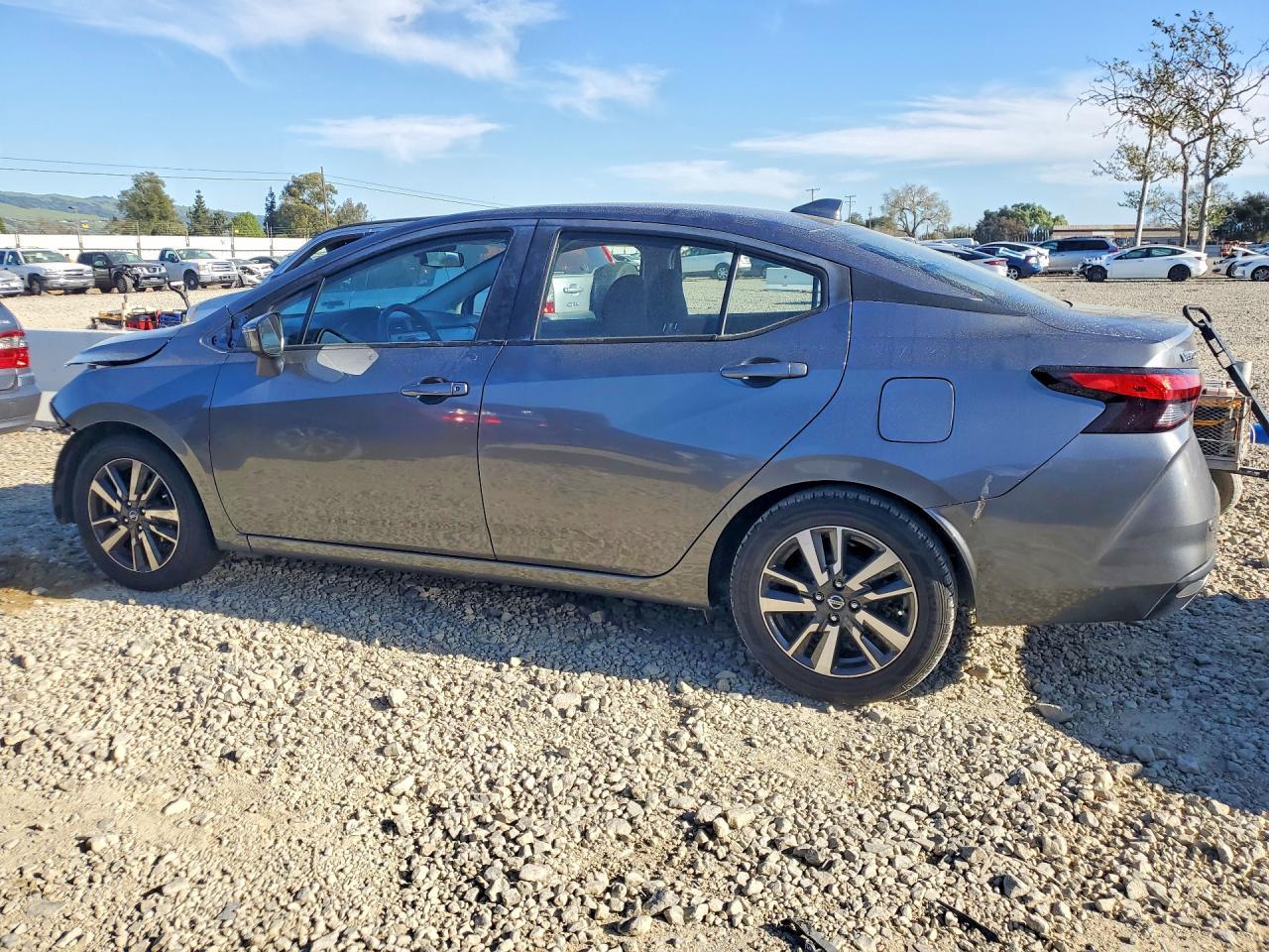 2021 Nissan Versa Sv - Фото 2