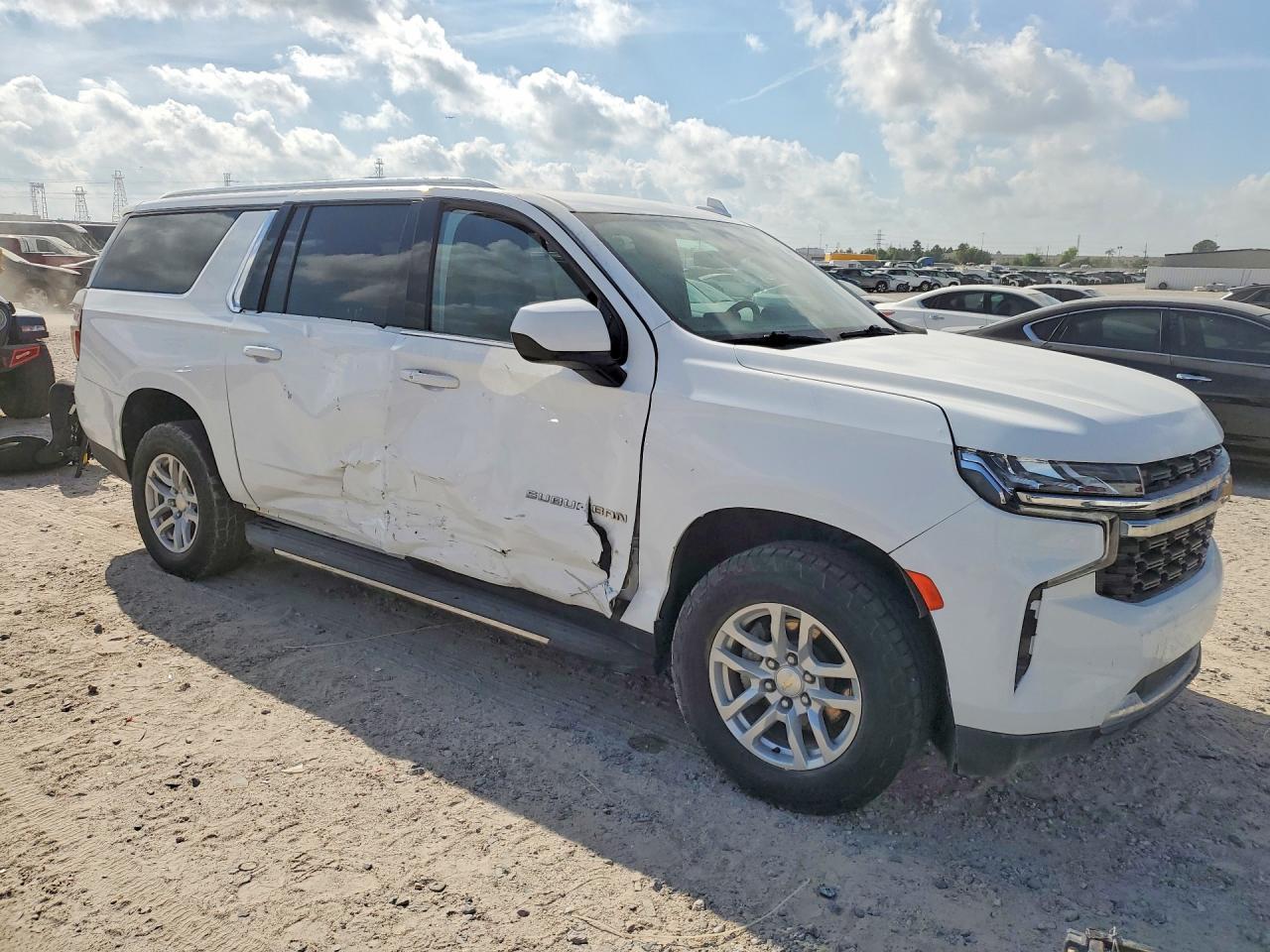 2021 Chevrolet Suburban K1500 Ls - Фото 4