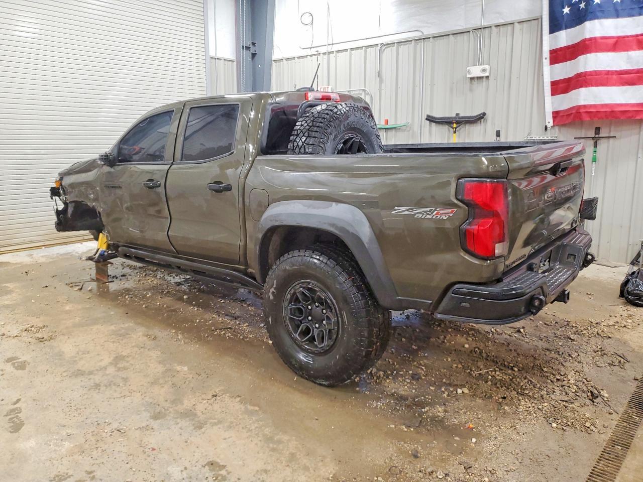 2024 Chevrolet Colorado Zr2 - Image 2