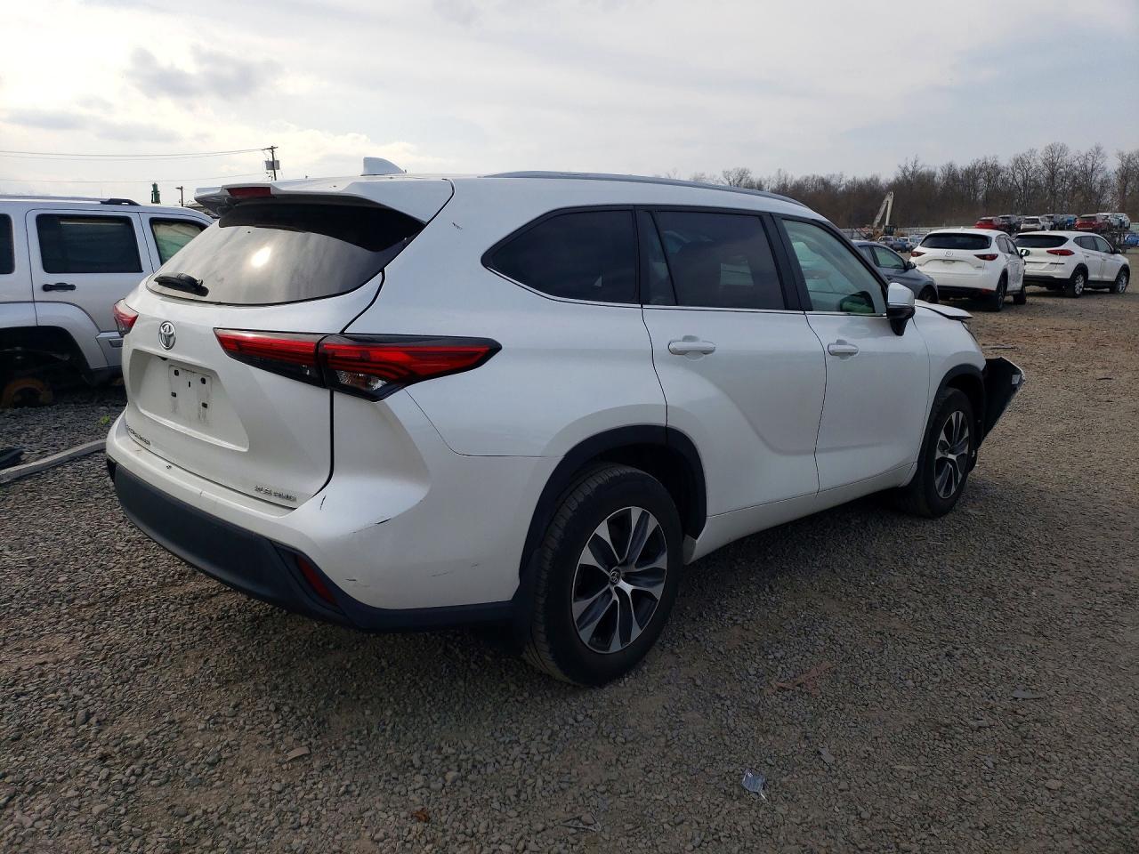 2023 Toyota Highlander Xle - Image 3