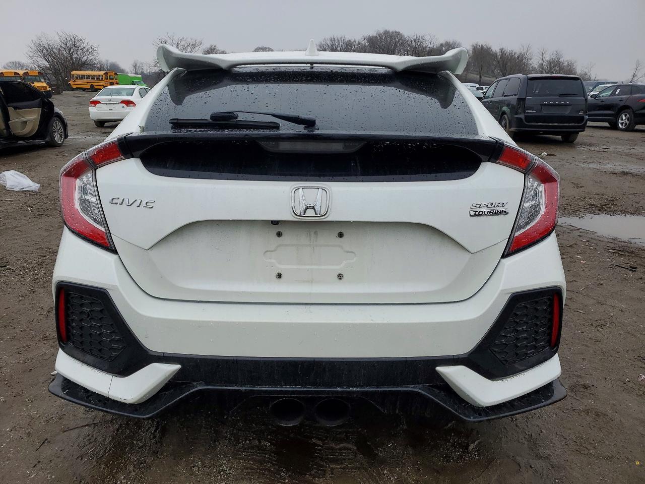 2017 Honda Civic Sport Touring - Фото 6