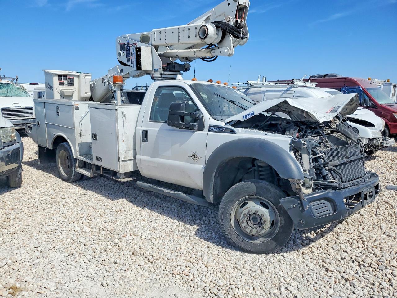 2016 Ford F-550 Bucket Truck - Фото 4