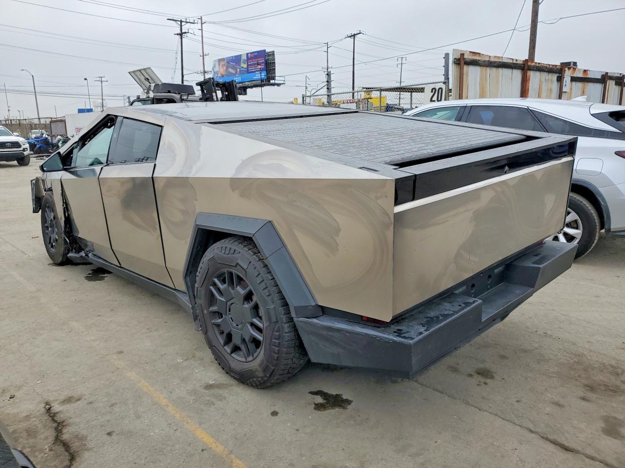 2024 Tesla Cybertruck - Фото 2