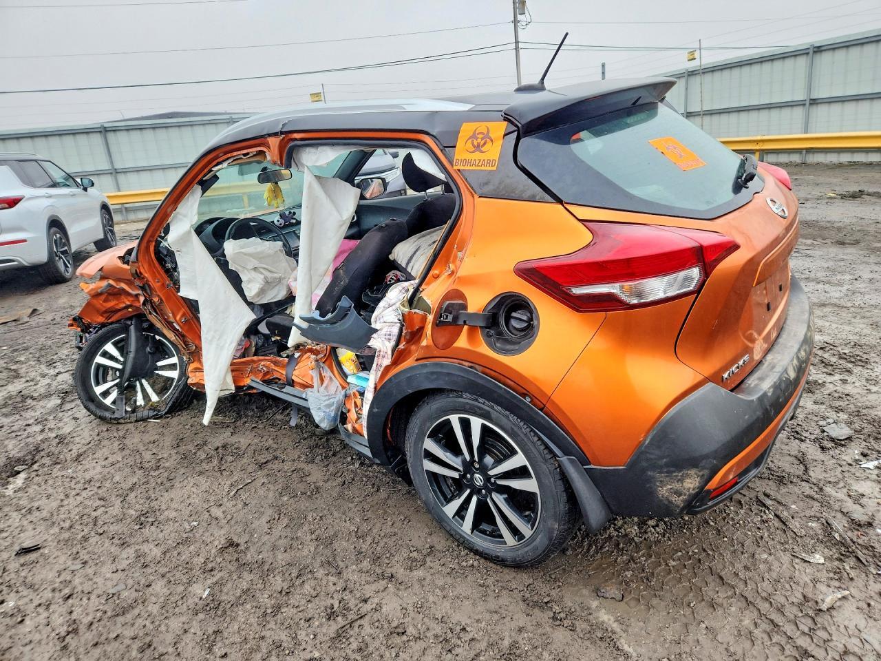 2019 Nissan Kicks Sr - Image 2