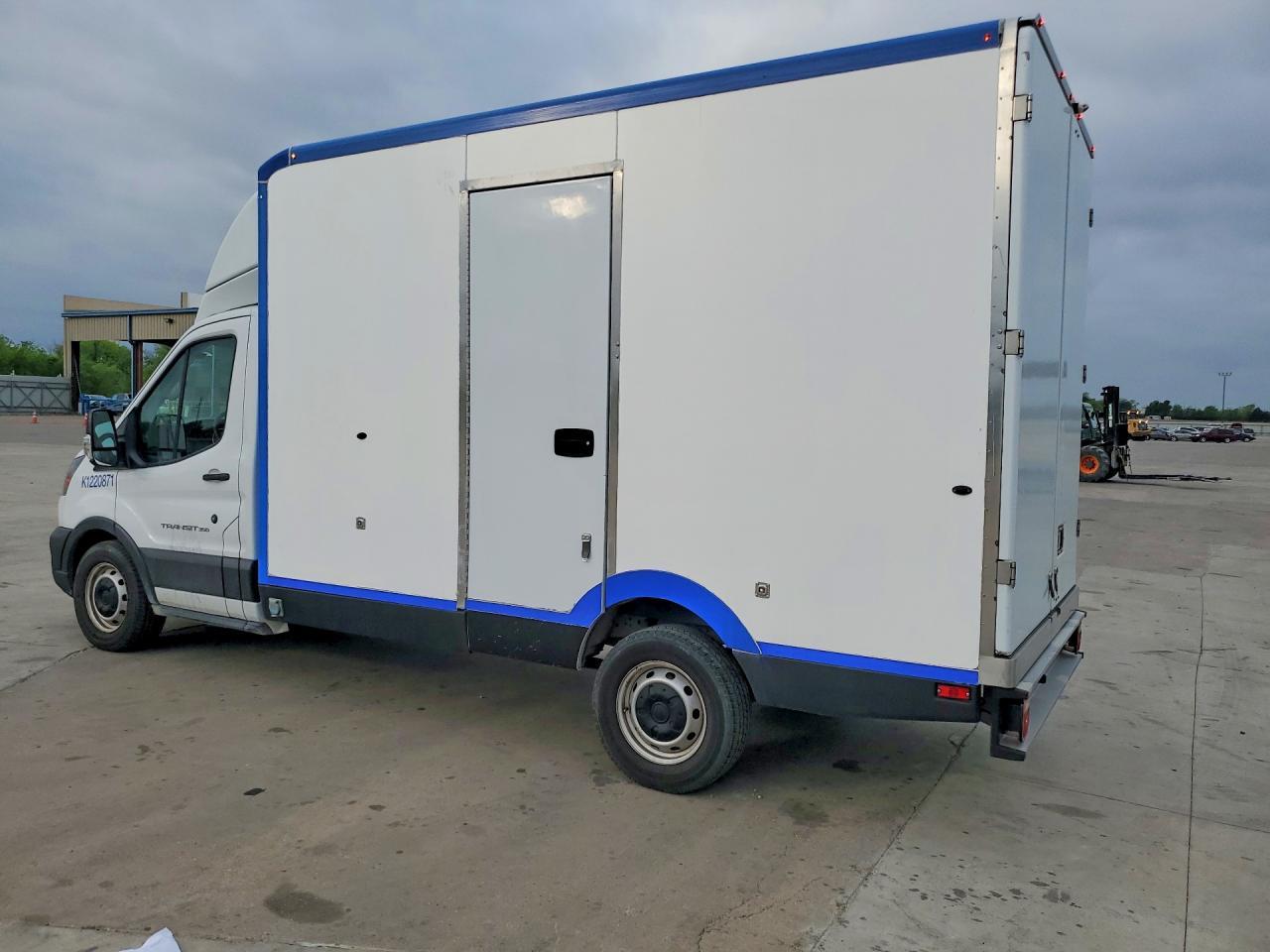 2022 Ford Transit T-350 - Фото 2
