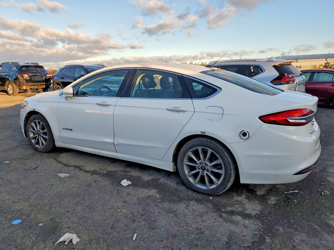 2017 Ford Fusion - Фото 2