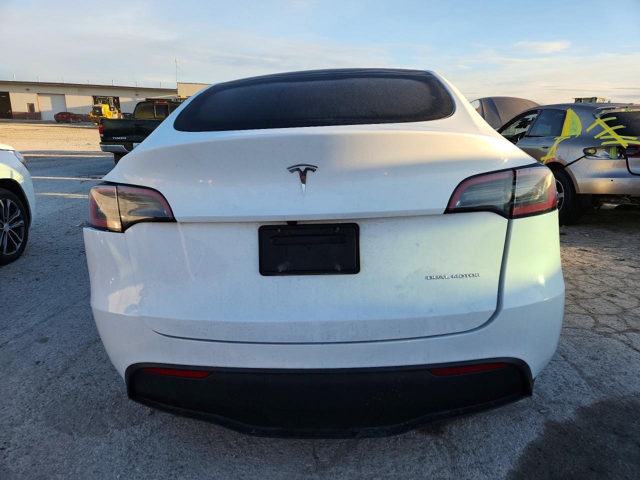 2023 Tesla Model Y - Image 6