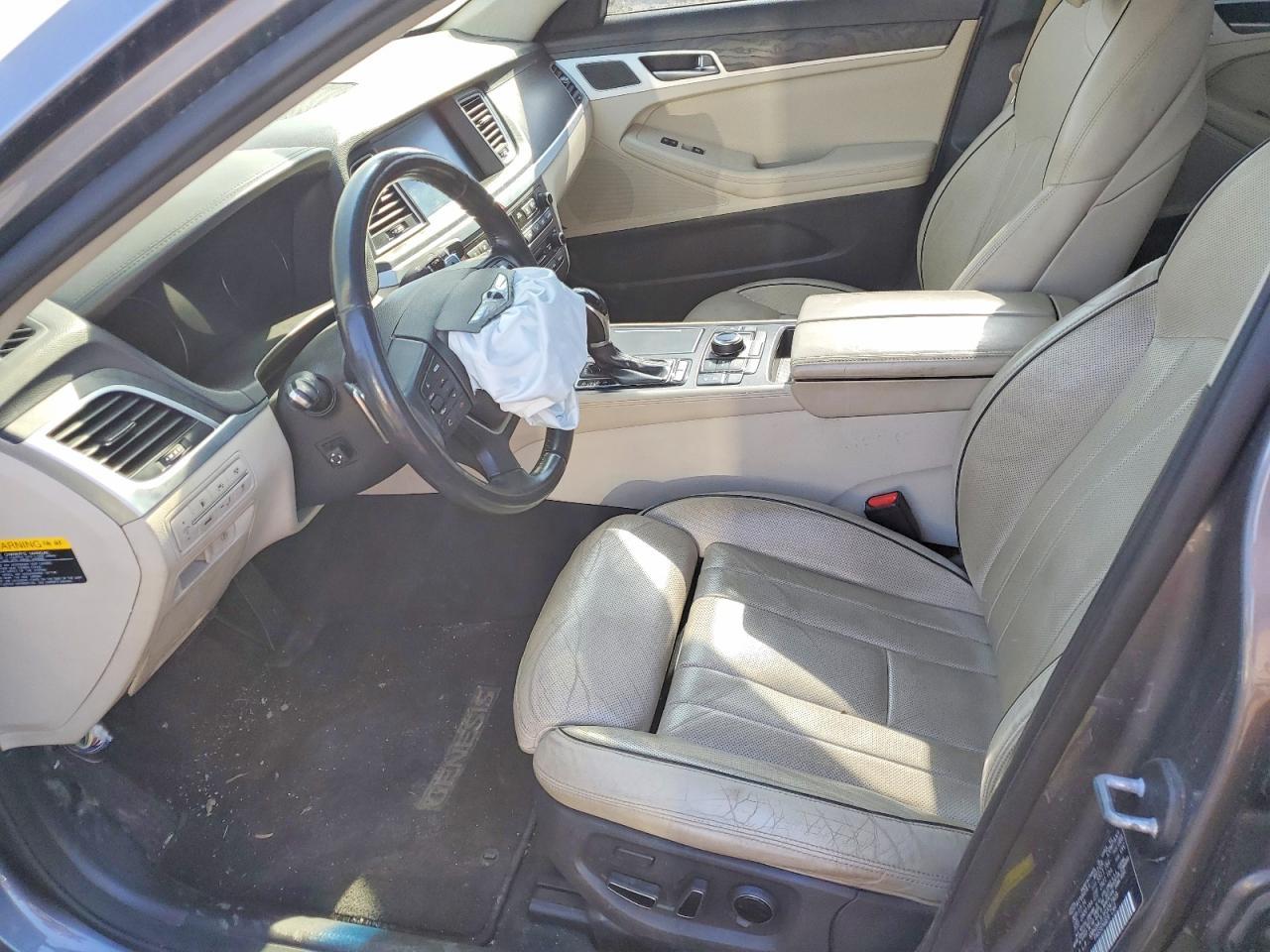 2015 Hyundai Genesis 3.8L - Image 7