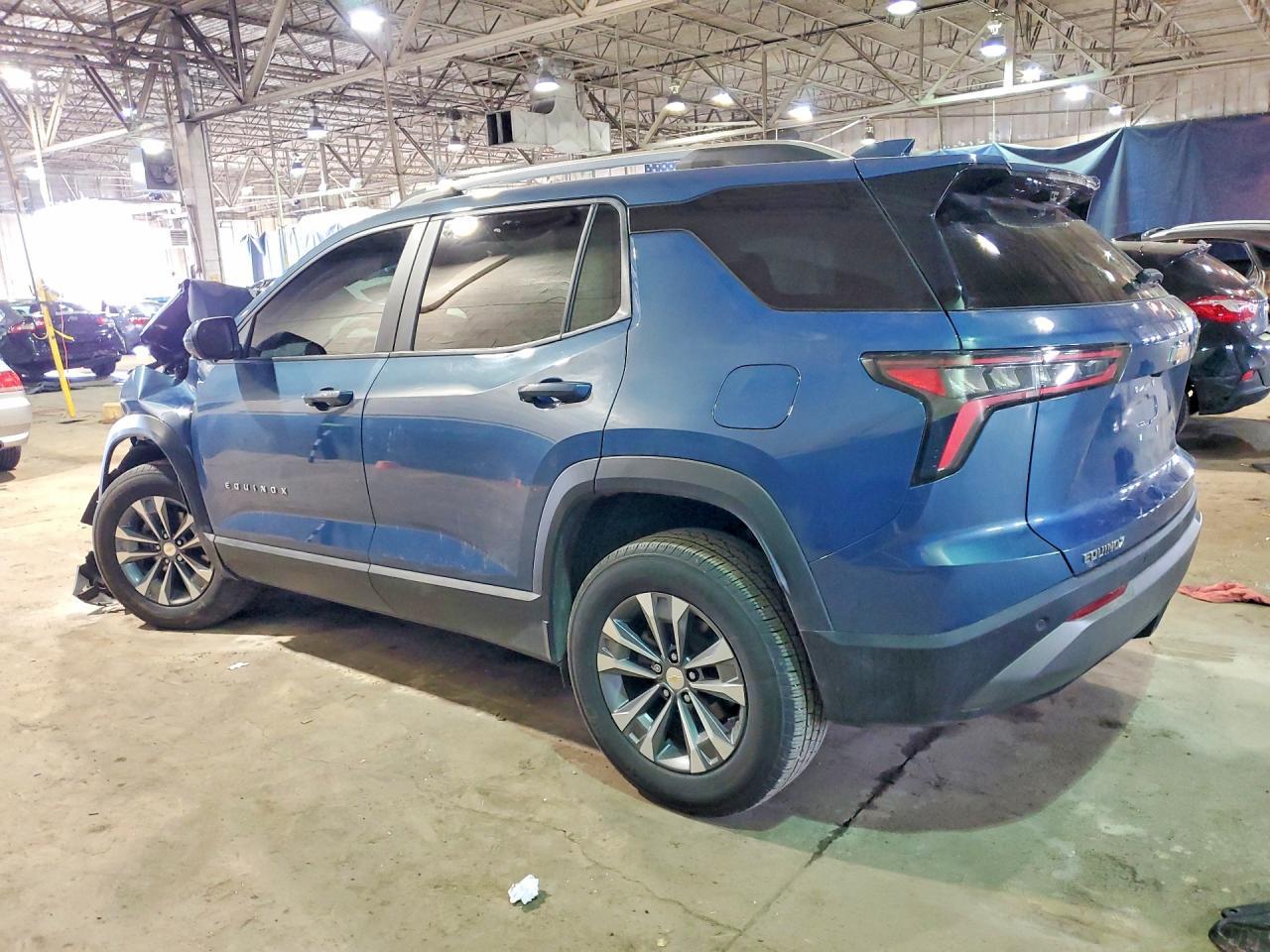 2025 Chevrolet Equinox Lt - Image 2