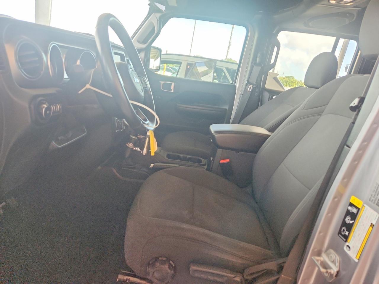 2021 Jeep Wrangler Unlimited Sport - Фото 7