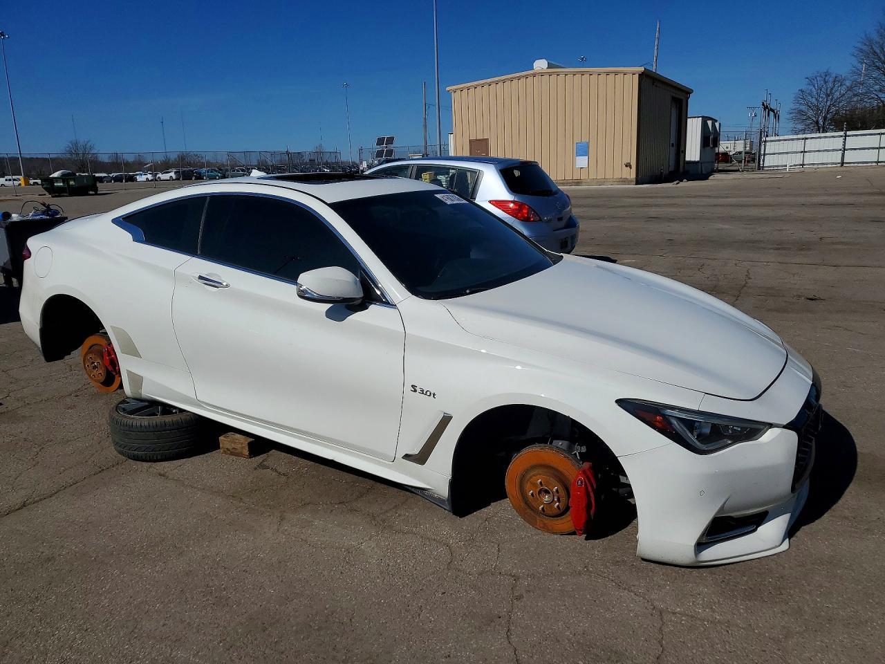 2017 Infiniti Q60 Red Sport 400 - Image 4