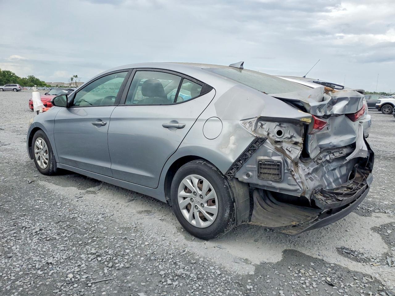 2017 Hyundai Elantra Se - Фото 2