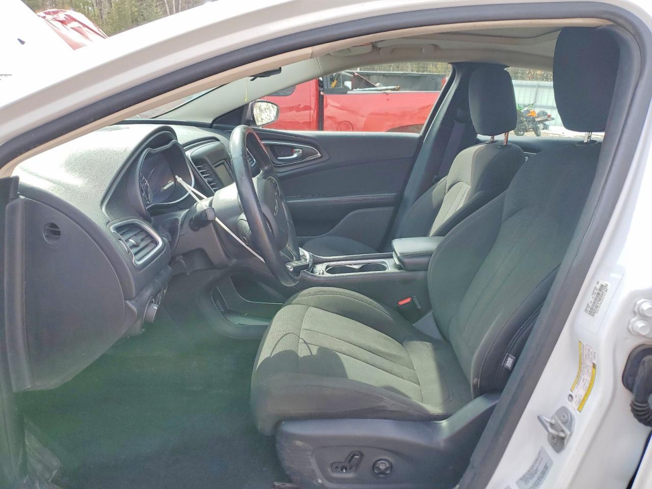 2015 Chrysler 200 Limited - Фото 7