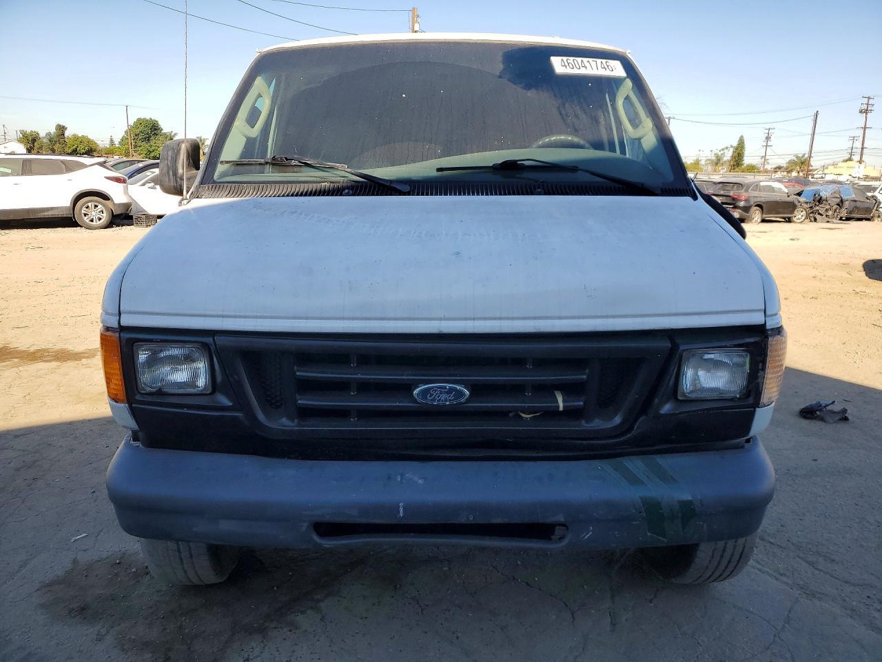 2004 Ford F550 Super Duty Delivery Van - Фото 5