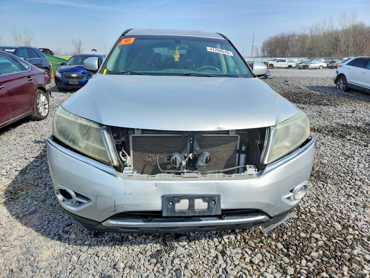 2014 Nissan Pathfinder S - Image 5