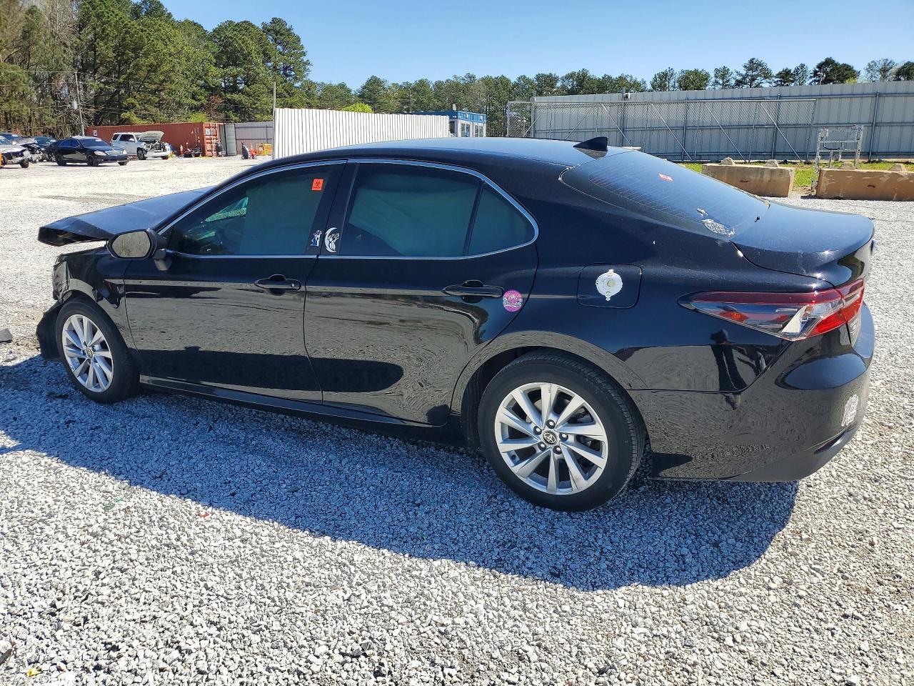 2023 Toyota Camry Le - Фото 2