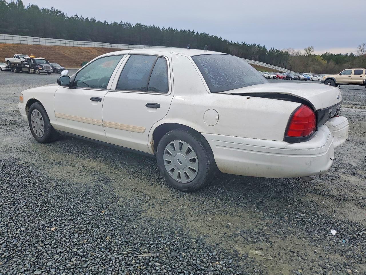 2010 Ford Crown Victoria - Фото 2