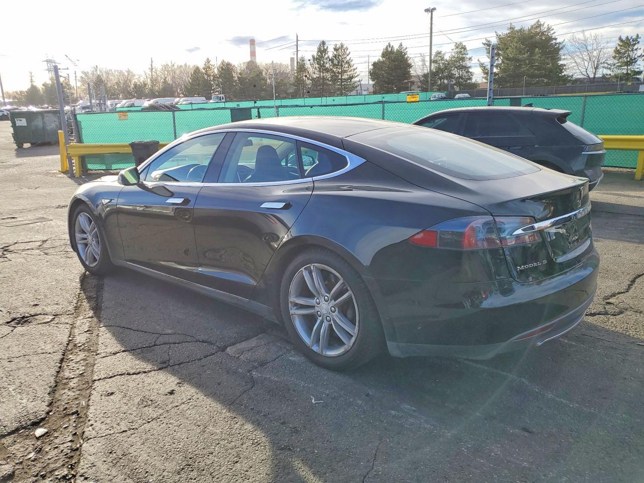 2013 Tesla Model S - Image 2