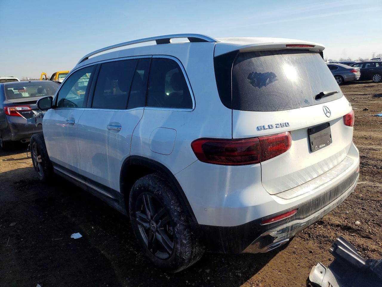 2025 Mercedes-Benz Glb 250 4Matic - Image 2