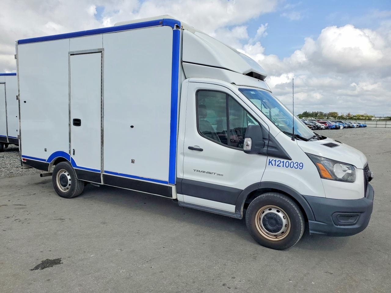 2020 Ford Transit Delivery Truck - Фото 4