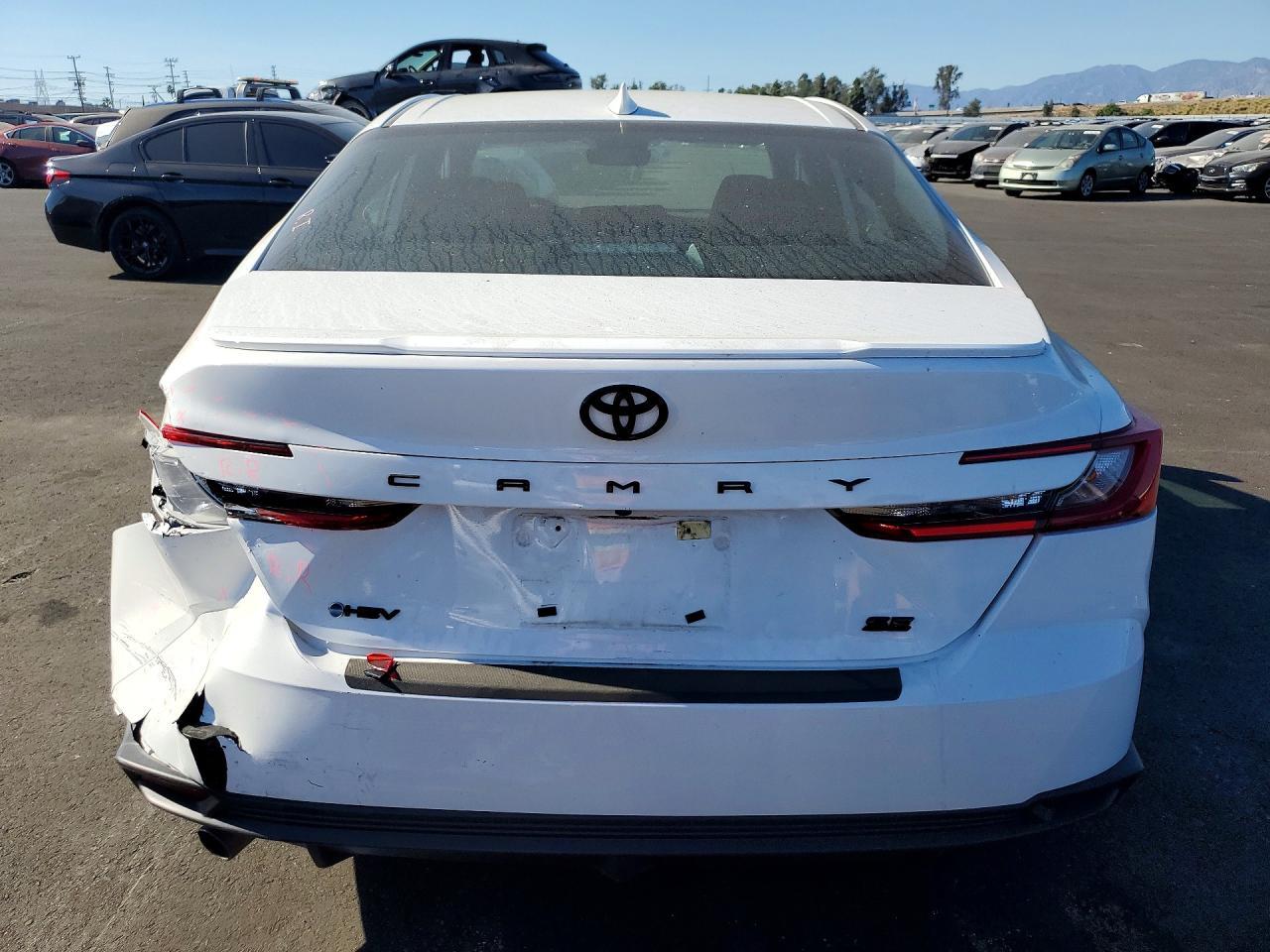 2025 Toyota Camry Se - Фото 6