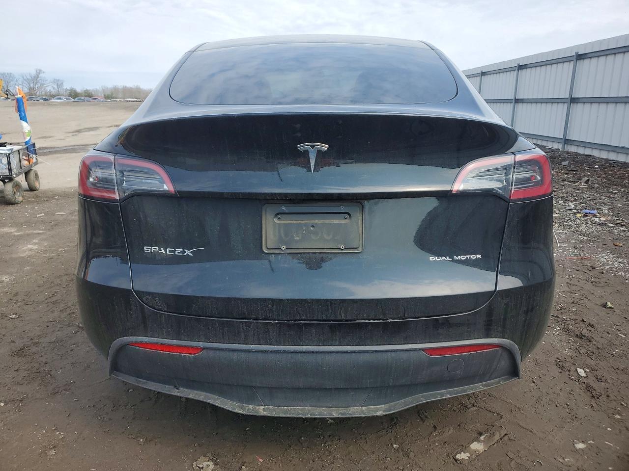 2023 Tesla Model Y - Фото 6