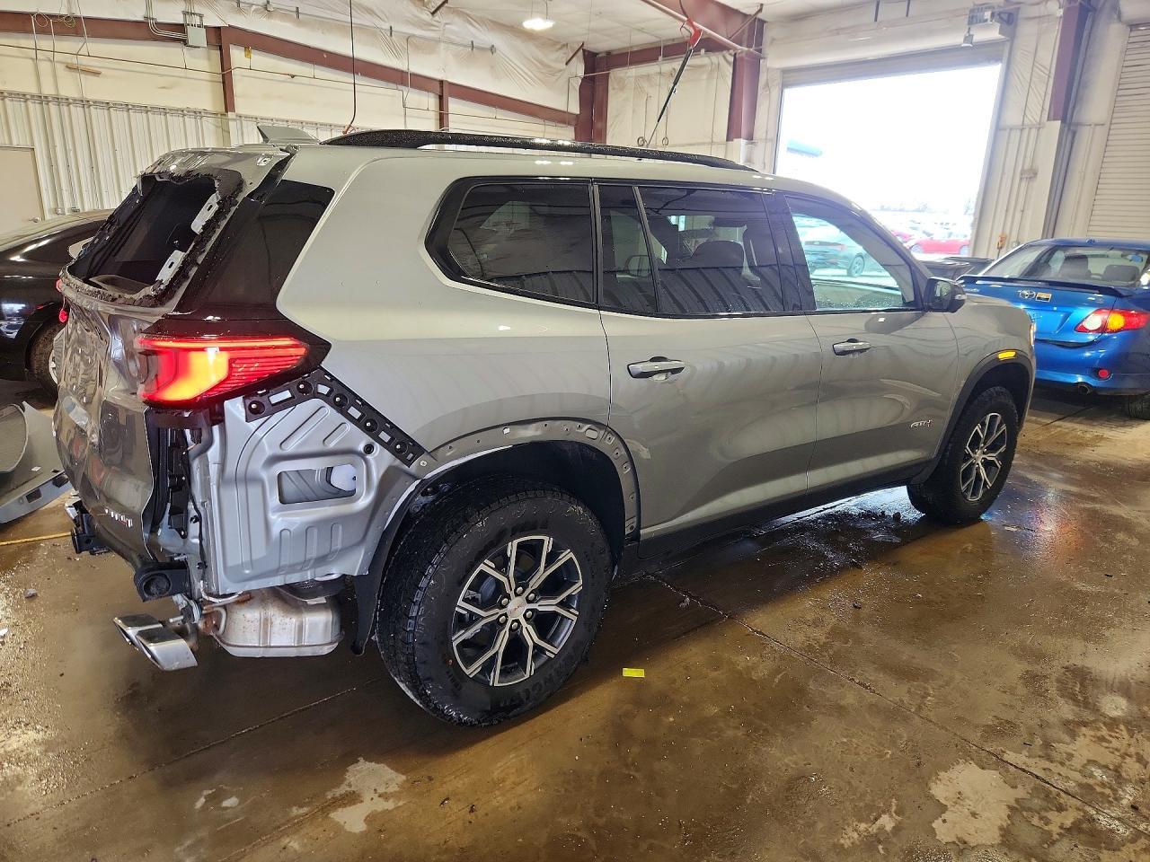 2025 GMC Acadia At4 - Фото 3