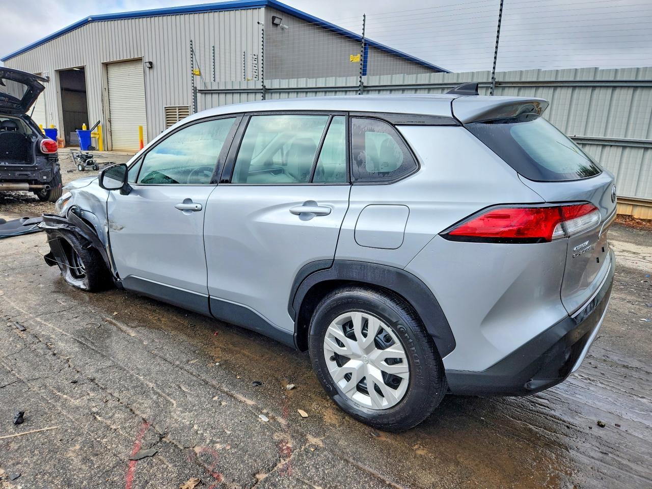 2025 Toyota Corolla Cross L - Фото 2