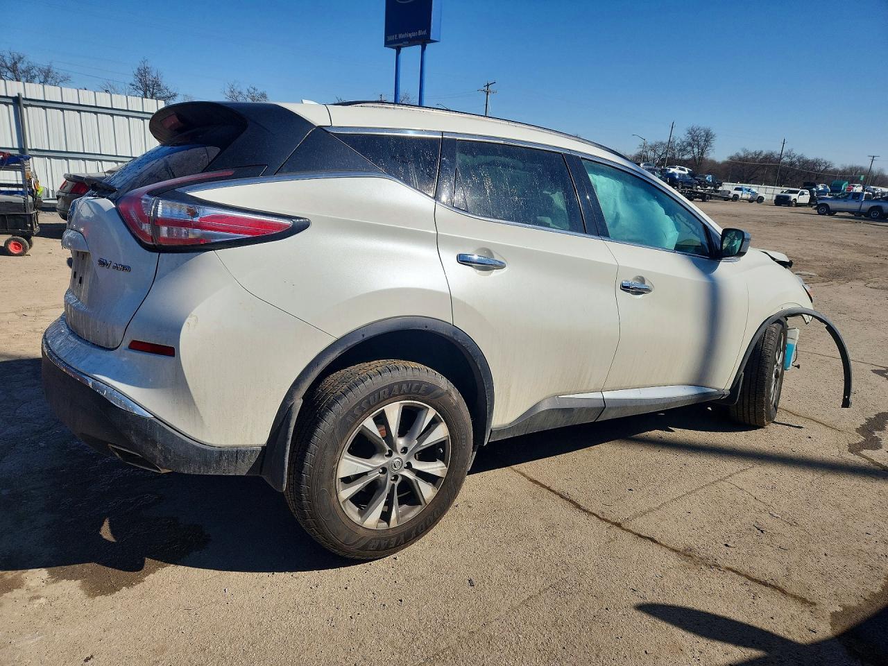 2017 Nissan Murano S - Image 3